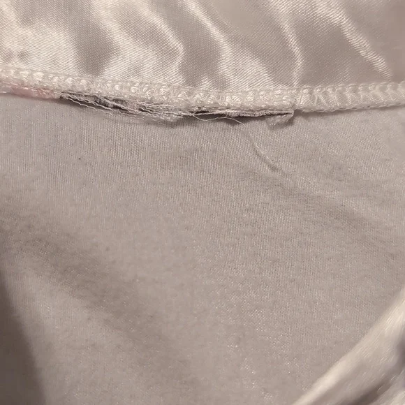 Elegant White Satin Nightgown - Picture 8 of 11